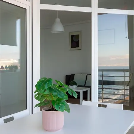 ¡magnificas Vistas Al Mar! Piscina Y Wifi Gratis Torremolinos