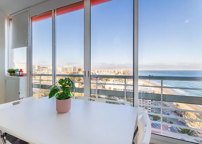 ¡magníficas Vistas Al Mar! Piscina Y Wifi Gratis * Torremolinos